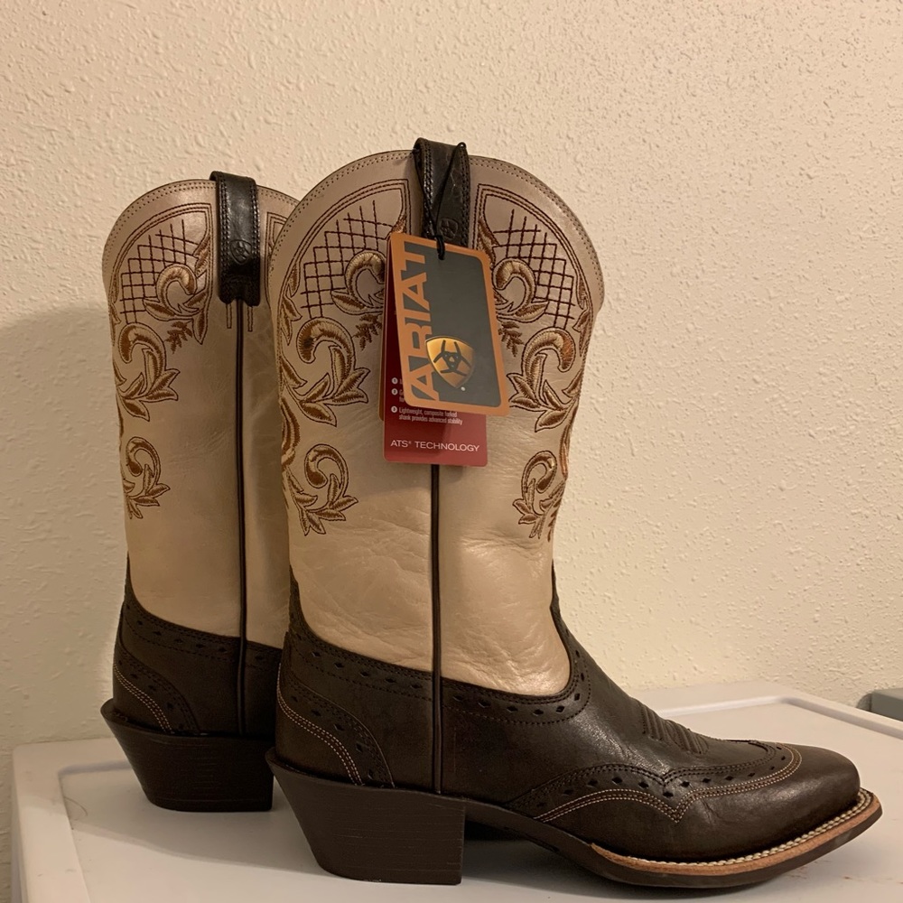 Ariat Women’s Round Up Western Boots 7